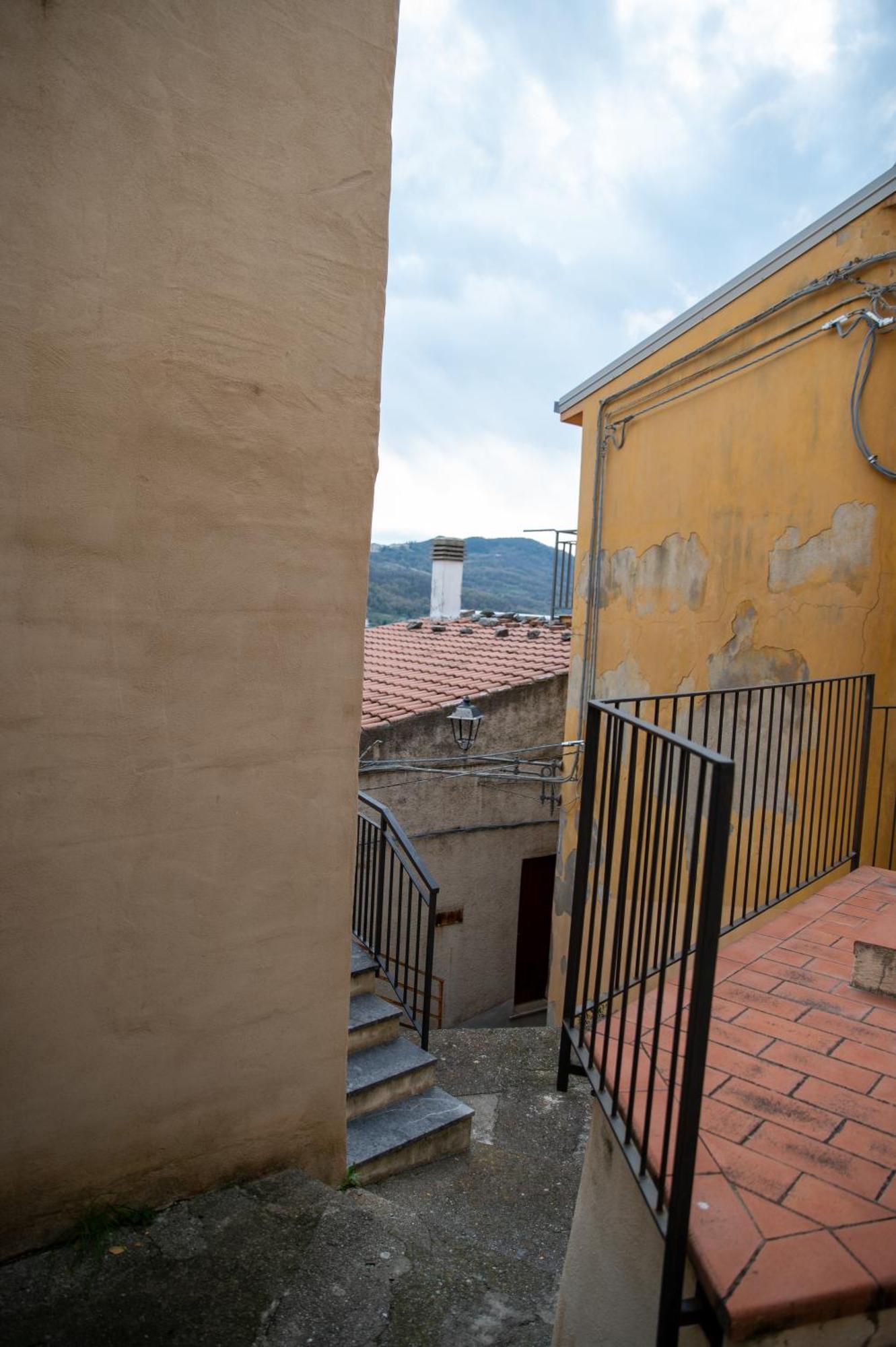 Dimora Del Borgo Affittacamere Санджінето Екстер'єр фото